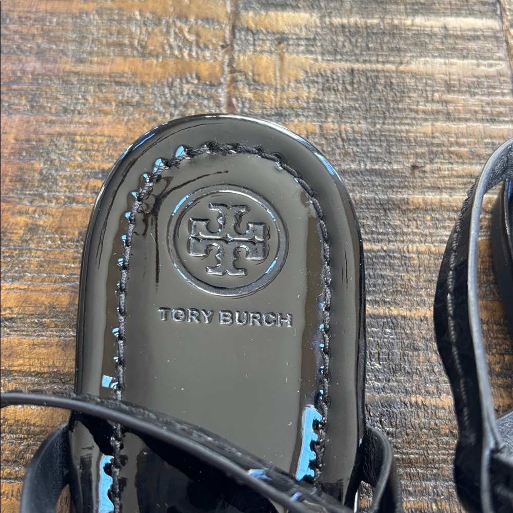 Tory Burch Black Patent Leather Sandals with Gold Emblem - Picture 2 of 3